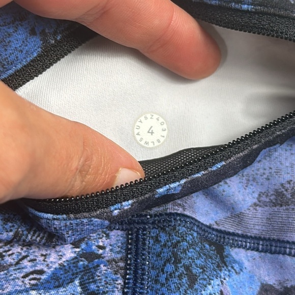 Lululemon Speed Up Tight *Full-On Luxtreme 28" Screen Camo Multi - Picture 7 of 8